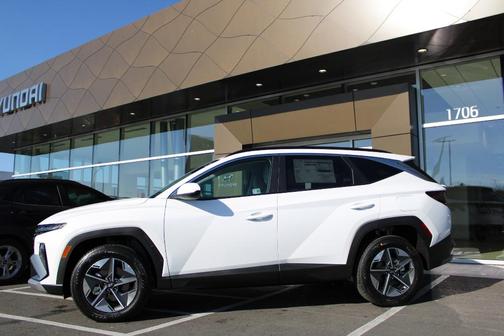 2025 Hyundai TUCSON SEL