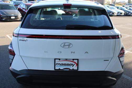 2026 Hyundai KONA SE