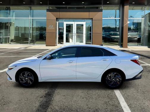 Serenity White Pearl 2026 Hyundai ELANTRA SEL SPORT PREMIUM