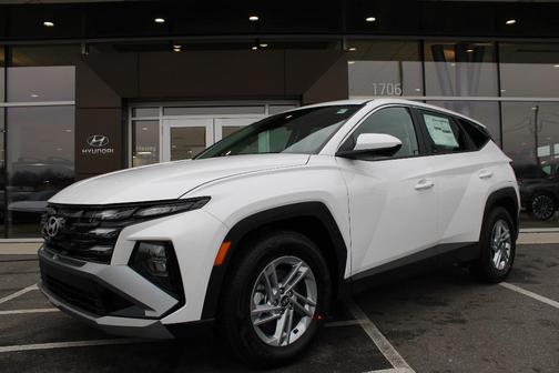 2026 Hyundai TUCSON SE