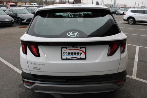 2026 Hyundai TUCSON SE