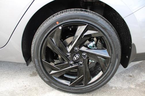 2026 Hyundai ELANTRA HEV SEL Sport