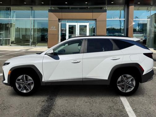 Pearl 2026 Hyundai TUCSON Hybrid SEL