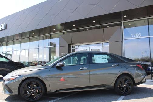 Amazon Gray 2026 Hyundai ELANTRA SEL Sport