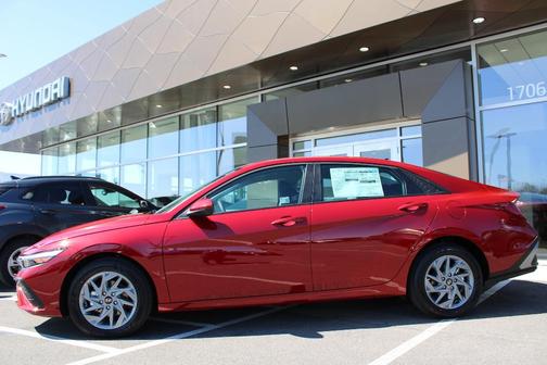 2025 Hyundai ELANTRA HEV Blue
