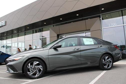 2025 Hyundai ELANTRA SEL Sport