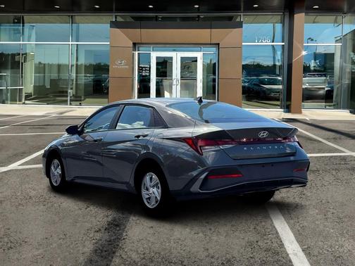 Amazon Gray 2026 Hyundai ELANTRA SE