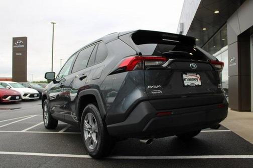 2022 Toyota RAV4 Hybrid XLE