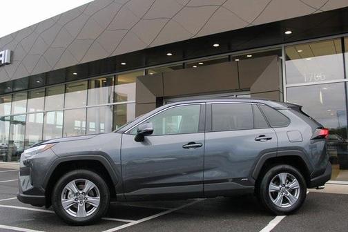 2022 Toyota RAV4 Hybrid XLE