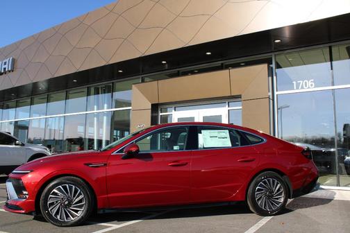 2025 Hyundai SONATA Hybrid Limited
