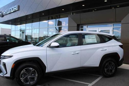 2026 Hyundai TUCSON Hybrid Blue SE