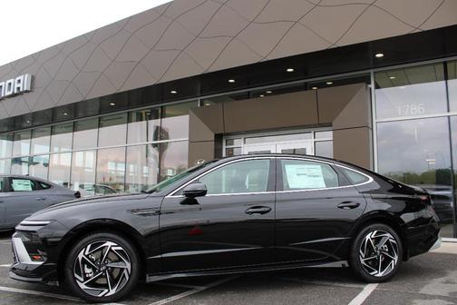 Black 2026 Hyundai SONATA SEL Sport