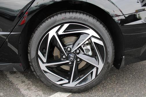 Black 2026 Hyundai SONATA SEL Sport