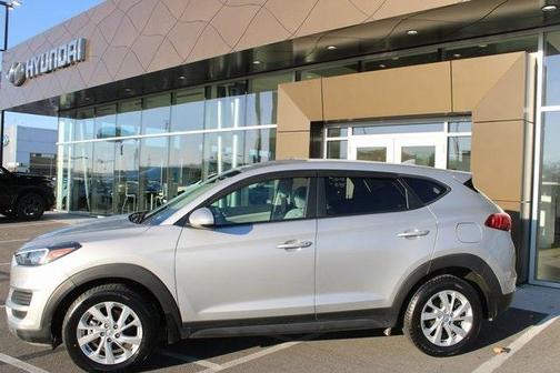 2021 Hyundai TUCSON SE