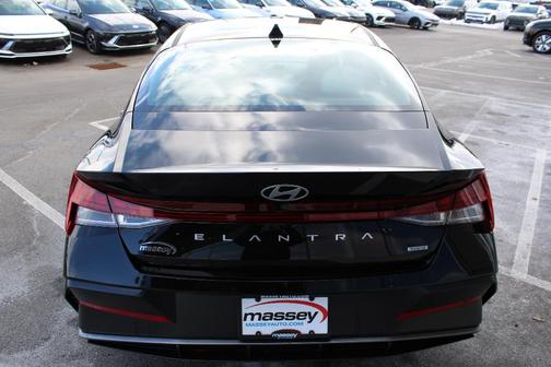 2026 Hyundai ELANTRA HEV Limited