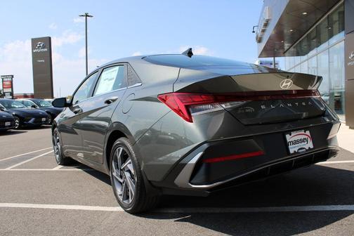 2025 Hyundai ELANTRA HEV Limited