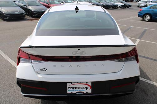 Serenity White Pearl 2026 Hyundai ELANTRA SEL Sport