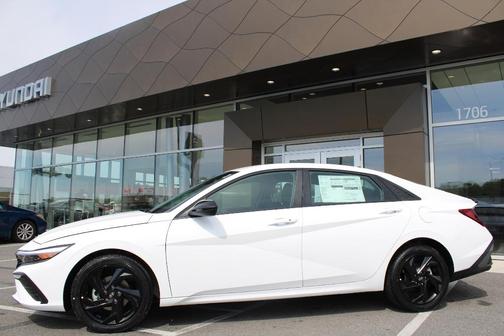 Serenity White Pearl 2026 Hyundai ELANTRA SEL Sport