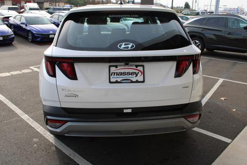2025 Hyundai TUCSON SE