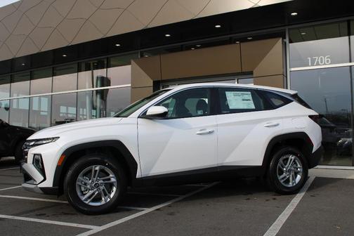 2025 Hyundai TUCSON SE