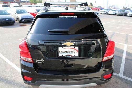 Mosaic Black Metallic 2020 Chevrolet Trax LT