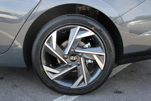 2025 Hyundai ELANTRA HEV Limited