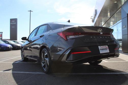 2025 Hyundai ELANTRA HEV Limited