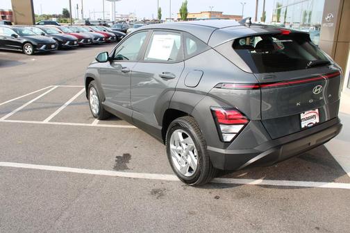 2026 Hyundai KONA SE