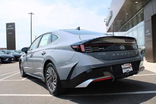 2025 Hyundai SONATA Hybrid Limited