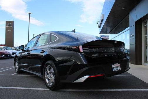 2025 Hyundai SONATA SE