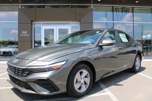 Amazon Gray 2026 Hyundai ELANTRA SE
