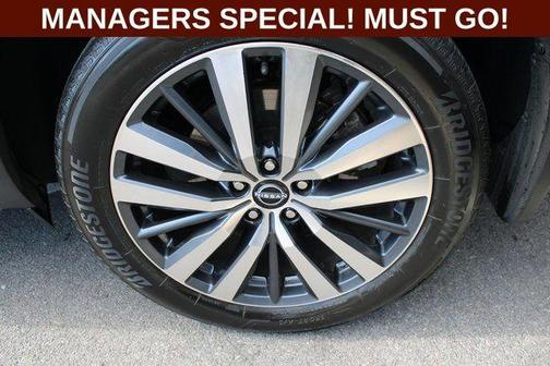 2022 Nissan Pathfinder Platinum