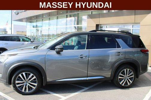 2022 Nissan Pathfinder Platinum