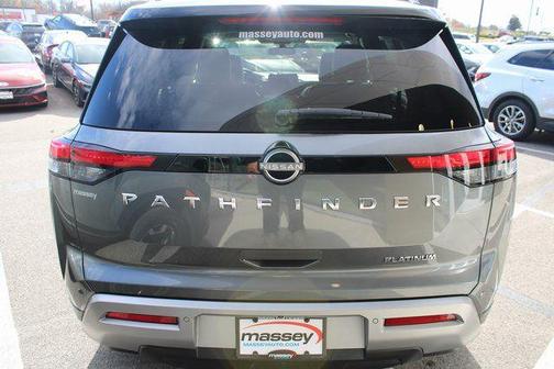 2022 Nissan Pathfinder Platinum