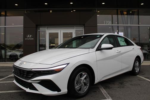 Serenity White Pearl 2026 Hyundai ELANTRA SE
