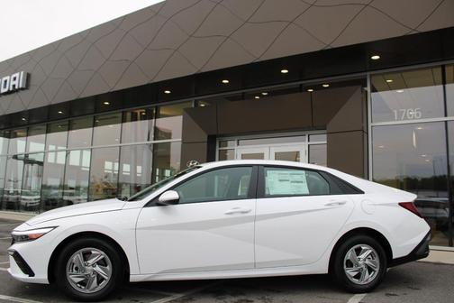 Serenity White Pearl 2026 Hyundai ELANTRA SE