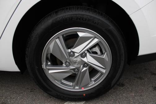 Serenity White Pearl 2026 Hyundai ELANTRA SE