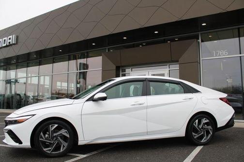 2024 Hyundai ELANTRA Limited
