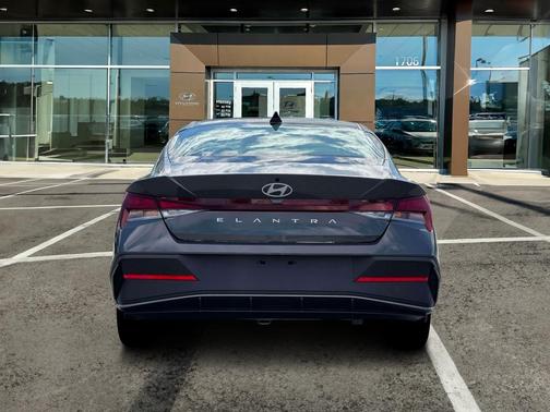 Gray 2026 Hyundai ELANTRA SE