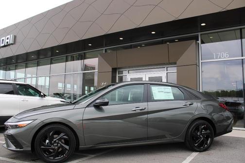 Amazon Gray 2026 Hyundai ELANTRA SEL Sport
