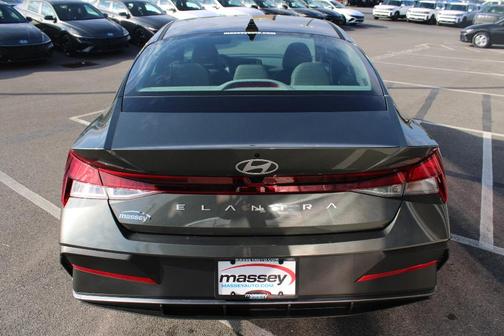 Amazon Gray 2026 Hyundai ELANTRA SE