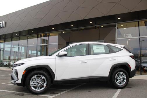 Serenity White Pearl 2026 Hyundai TUCSON SE