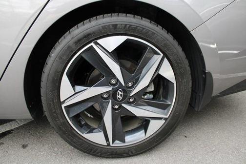 2022 Hyundai ELANTRA HEV Limited