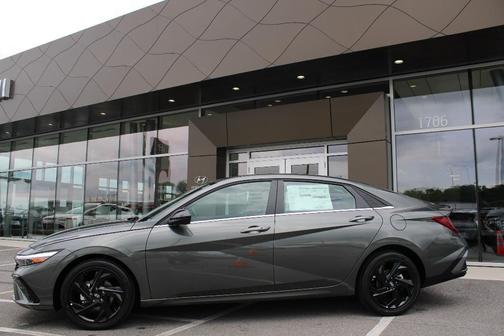 Amazon Gray 2026 Hyundai ELANTRA SEL SPORT PREMIUM