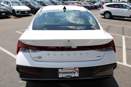 2025 Hyundai ELANTRA HEV Limited