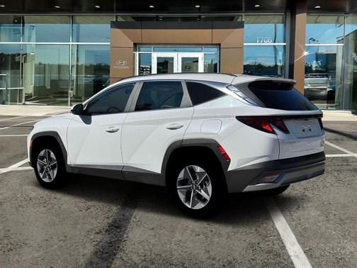 2026 Hyundai TUCSON Hybrid SEL