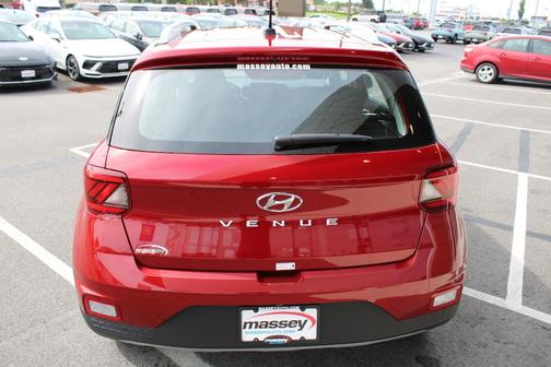 2025 Hyundai VENUE SEL