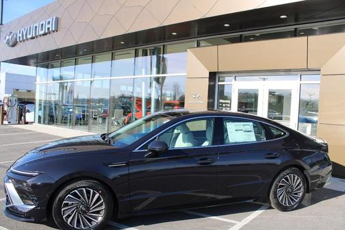 2026 Hyundai SONATA Hybrid Limited
