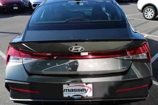 2025 Hyundai ELANTRA HEV SEL Sport