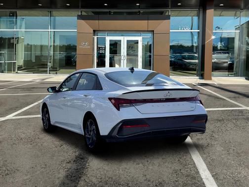 2026 Hyundai ELANTRA HEV SEL Sport